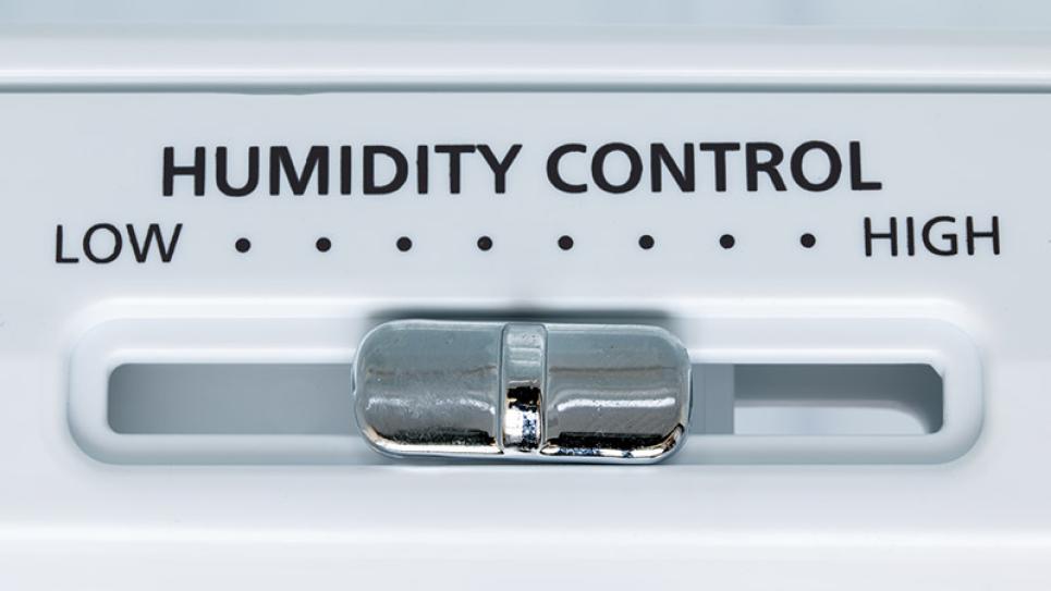 Tech tips: How to control Humidity for Your Guitar